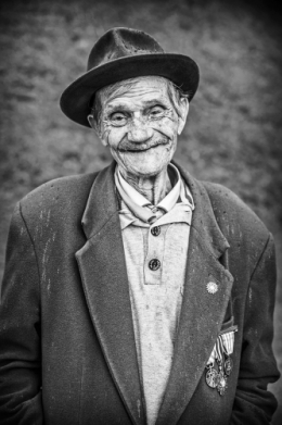raymond Gureme, Interdit aux nomades, internement des tsiganes, Charles Juliet, n'entre pas dans mon ame avec tes chaussures,charles juliet,montreuil bellay,internement des tnomades tsiganes