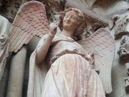 ange qui rit.jpg