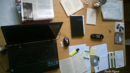 mon bureau vue d'abeille.jpg