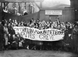 1935-manifestation-invasion-meteque.jpg