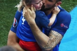 foot,olivier giroud,racisme,victime