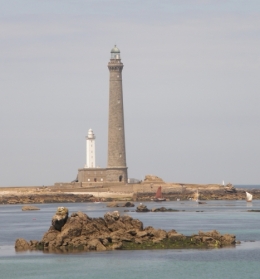 #31 Dans la bonne direction Phare de l'Ile Vierge.JPG