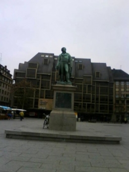 28022012 Place K. 2.JPG