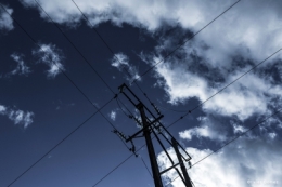 olivier gomez,photographe corse,fil electrique,ciel,nuage,reseau