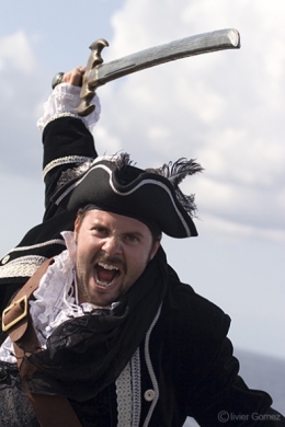 BENJAMPIRATE.jpg