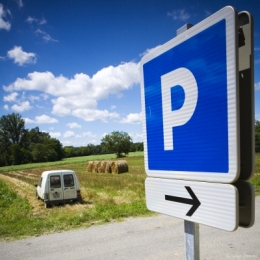 PARKING OPPOSE.jpg