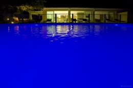 piscinelauriersroses.jpg