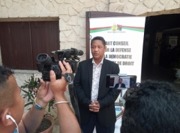 Madagascar, Demokrasia, Randy Donny