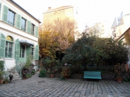 12-01-15 Cour red.jpg