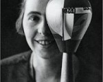 Sophie Taeuber-Arp portrait dada.jpg
