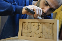 4794992_7_b5cc_le-sculpteur-syrien-khaled-dawa-travaille-sur_3133fb833d1970c0ee9ab64ac3f1dd4f.jpg