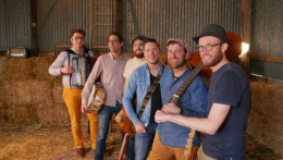 Sans Prétention, Chez Les Bretons