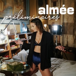 Almée, Préliminaires