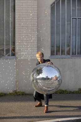 Annika and The Forest, tHINKING cRAZY