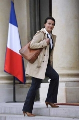 ministre-du-logement-cecile-duflot-a-fait-sensation-en-arrivant-en-jean-pour-son-premier-conseil-des-ministres-a-l-elysee-le-17-mai-2012-a-paris.jpg