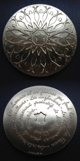 medaille-redressement-productif-jpg_2415893.jpg