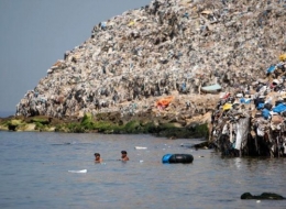 saccage de la planete poubelle.jpg