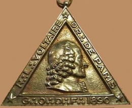 voltaire franc maçon.jpg