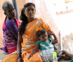 inde,grossesse,bébé,nourrisson,accoucher,accoucher dans l’eau,césarienne,fertilité,contraception,stérilisation,gynécologue,épidurale,isolement,coutumes,sexe,accouchement,sage-femme,couche,massage,emmailloter,langer,allaitement