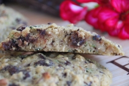 Cookie, courgette, chocolat, noix,raisins moelleux