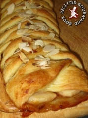 strudel,pommes,boulange,pâte feuilletée,cannelle,amandes,gelée de fruits
