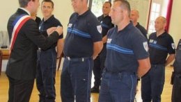 PM trois-agents-de-la-police-municipale-decores.jpg