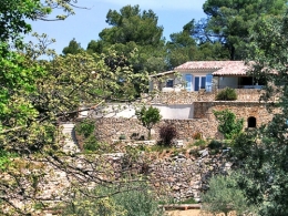 Gîte à Venasque avec piscine, Vaucluse