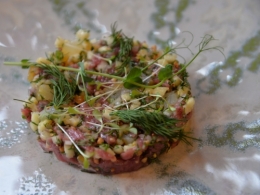 tartare de veau et haddock à l’huile de cameline d’antoine luna,chef du verlaine à lille,la cocotte,la voix du nord,le chef et la cocotte,antoine luna,le verlaine,lille,place jean baptiste lebas