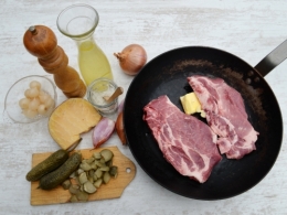 Côtes de porc charcutière, la cocotte, la voix du nord