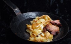 petit déjeuner paysan, pommes de terre, lard
