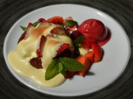 Fraises de Phalempin sabayon et croquant spéculoos de Christophe Duhoo, la Galiote restaurant à Lesquin “Ce qu’on fait, on le fait bien ! », la Galiote restaurant, Lesquin, Christophe Duhoo, le Chef et la Cocotte, fraises de Phalempin, la Voix du Nord