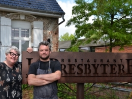 1  1 asperges panées aux herbes du jardin de romain vienne,chef du presbytère à lecelles,romain vienne,le prebystère,lecelles,la cocotte,la voix du nord