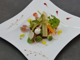 tarte fine aux petits légumes et mozzarella di buffala de didier,chef de la baratte à tourcoing,didier bajeux,la baratte,la cocotte,le chef et la cocotte,la voix du nord
