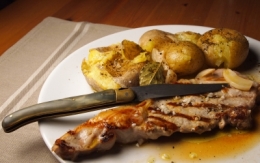 côtes de veau, pommes au sel