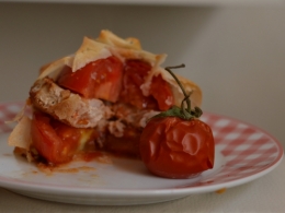 Sandwich croustillant filet mignon-tomates, filet mignon, tomates, feuilles de brick