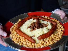 Couscous aux raisins, couscous, semoule, raisins, pois chiche, merguez