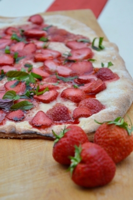 Planche aux fraises, fraises, menthe fraîche, menthe, confiture de fraises