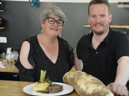 Rôti d’entrecôtes et terrine de pommes de terre primeur de Jean-Baptiste Hugoo, chef du Colegram à Saint-Omer, le Colegram, Jean-Baptiste Hugoo, la Cocotte, le Chef et la Cocotte, la voix du nord