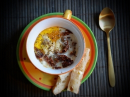 Œufs-cocotte mozza-tomates,la cocotte,la voix du nord
