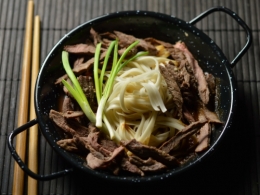 Bœuf sauté sauce soja, boeuf, sauce soja