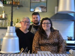 tarte fine de saint-jacques,céleri,vanille et beurre noisette d’inès et jonathan dumaine,le colegram à saint-omer,inès et jonathan dumaine,le colegram,saint omer,la cocotte,la voix du nord,le chef et la cocotte