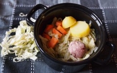 potée, chou vert, boulettes