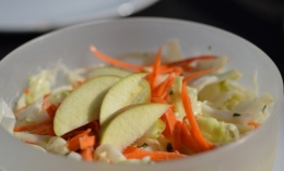 Salade Pomchou, chou blanc, pommes, carottes