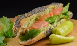 Sandwiches à la crème d’avocat, sandwich, avocat, coriandre, saumon fumé