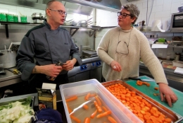 Eclairs farcis au céleri et glacés au cresson de Franck Garbez, chef de l’Ortolan à Fresnes les Montauban, Franck Garbez, L'Ortolan, Fresnes les Montauban, La Cocotte, le Chef et la Cocotte, La Voix du Nord