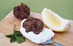 boulettes au yaourt, boulettes, boulettes de boeuf