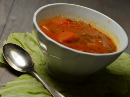 Soupe hongroise, chou vert, pommes de terre, carottes, paprika