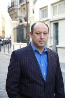 Alain Krief f647ddc9f891428652566a99bc6322a4.jpg